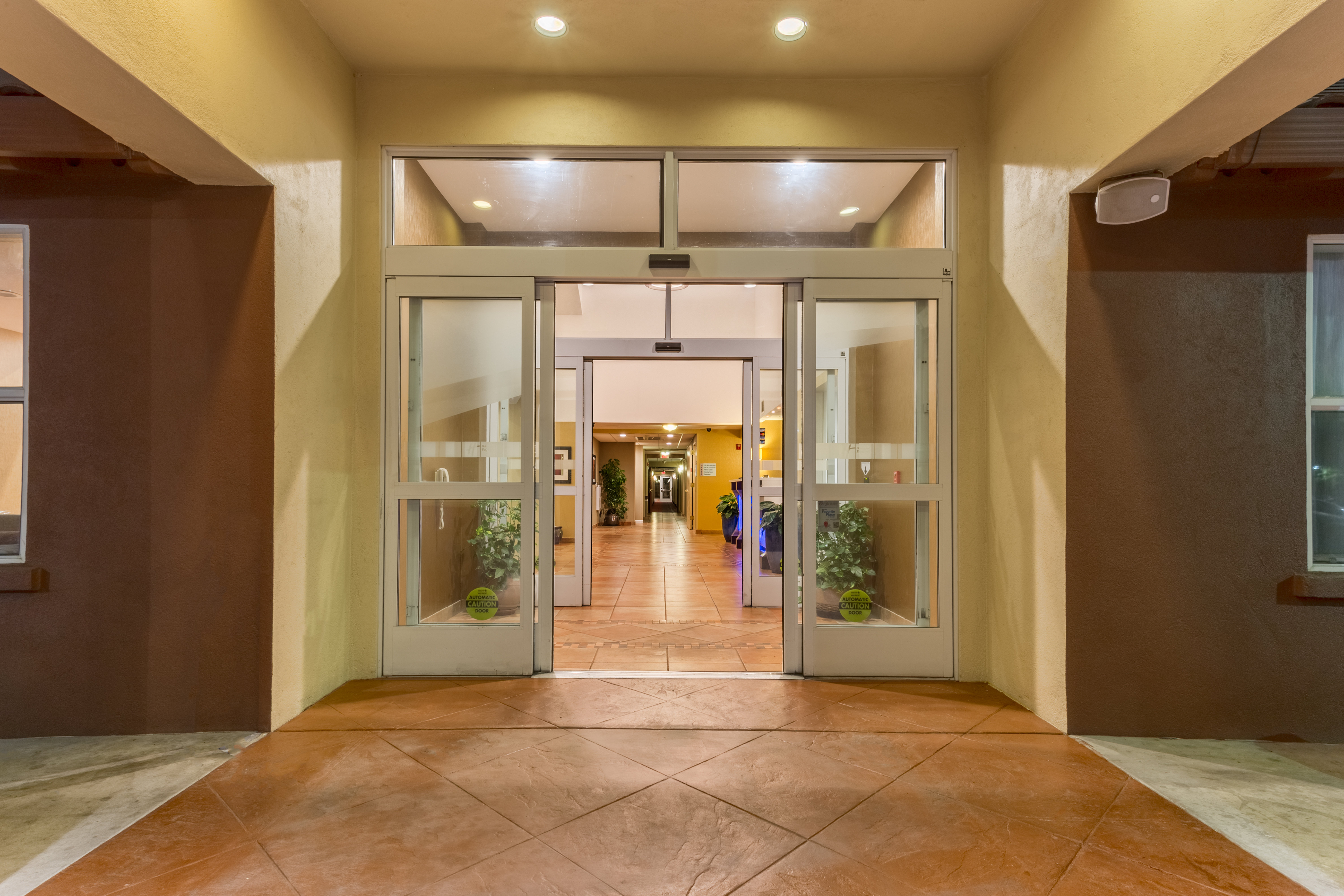 Holiday Inn Express Hotel and Suites Manteca City Center 6/76