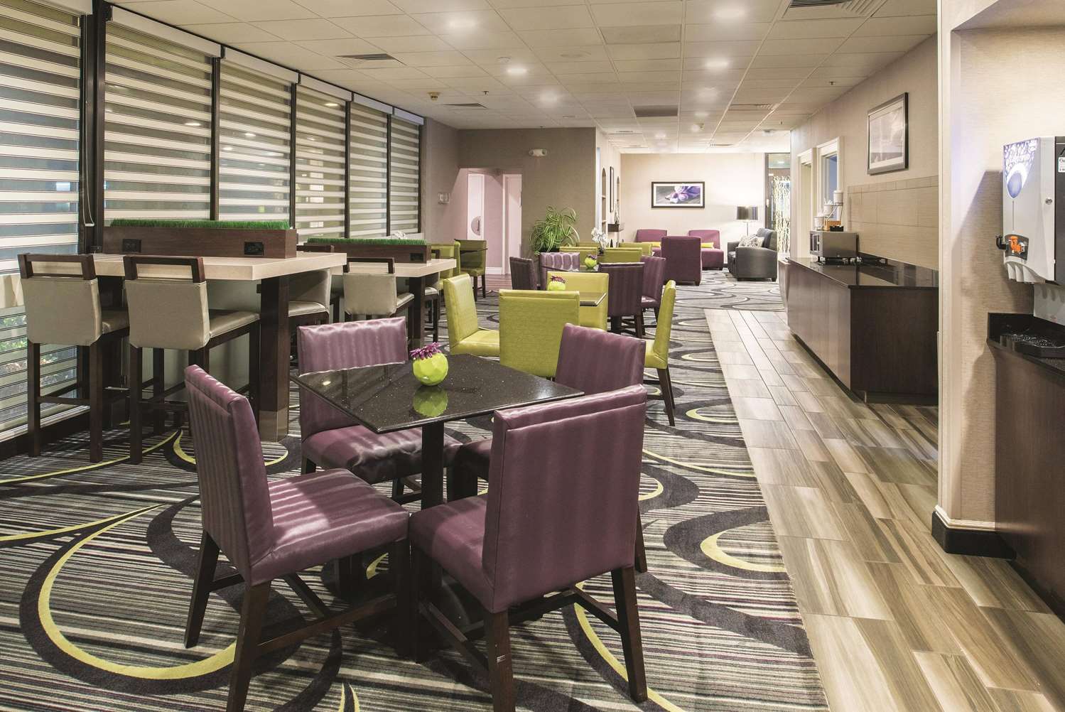 Howard Johnson by Wyndham Sacramento Downtown 51/58