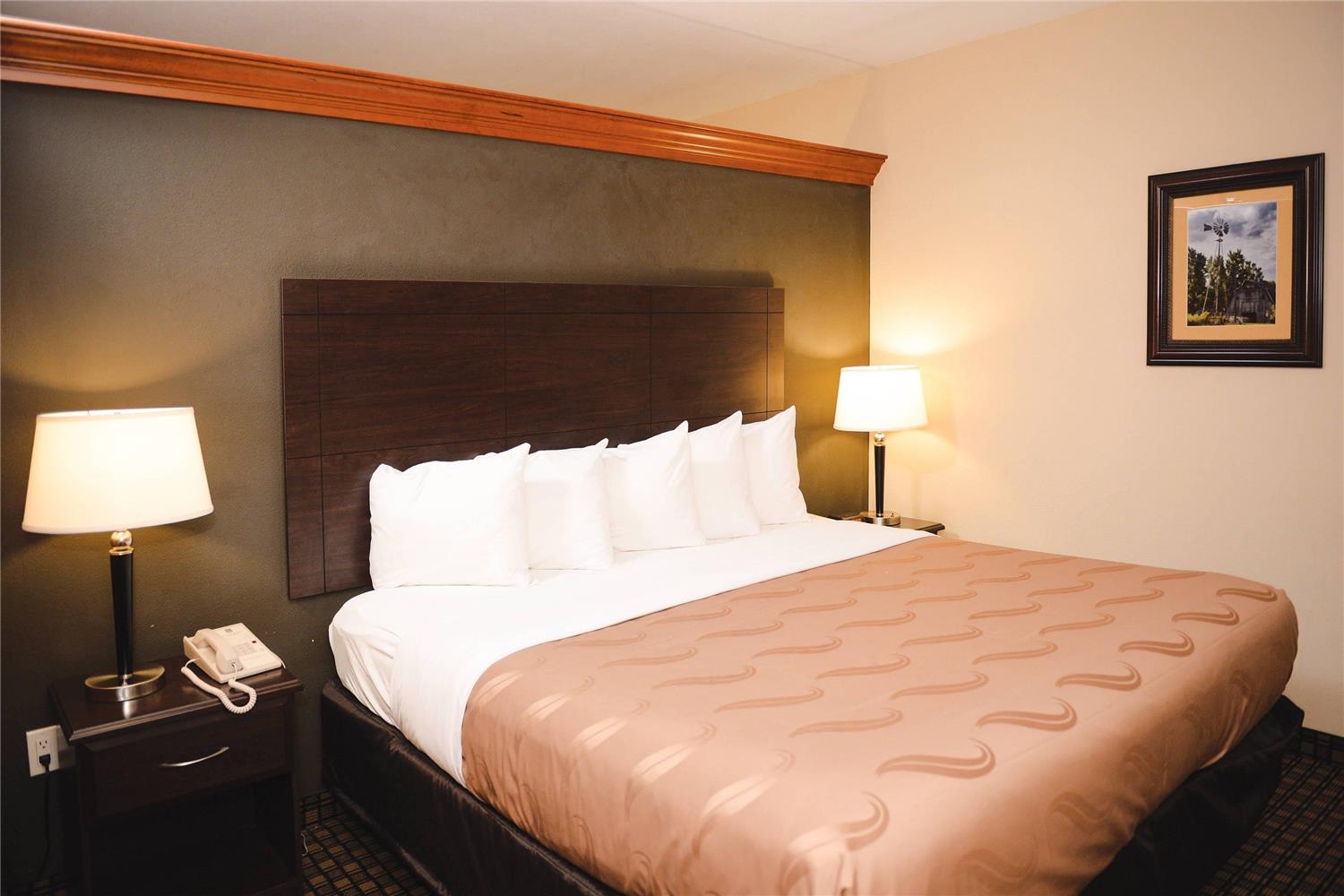 Quality Inn and Suites Ames Conference Center Near ISU Campus 22/48