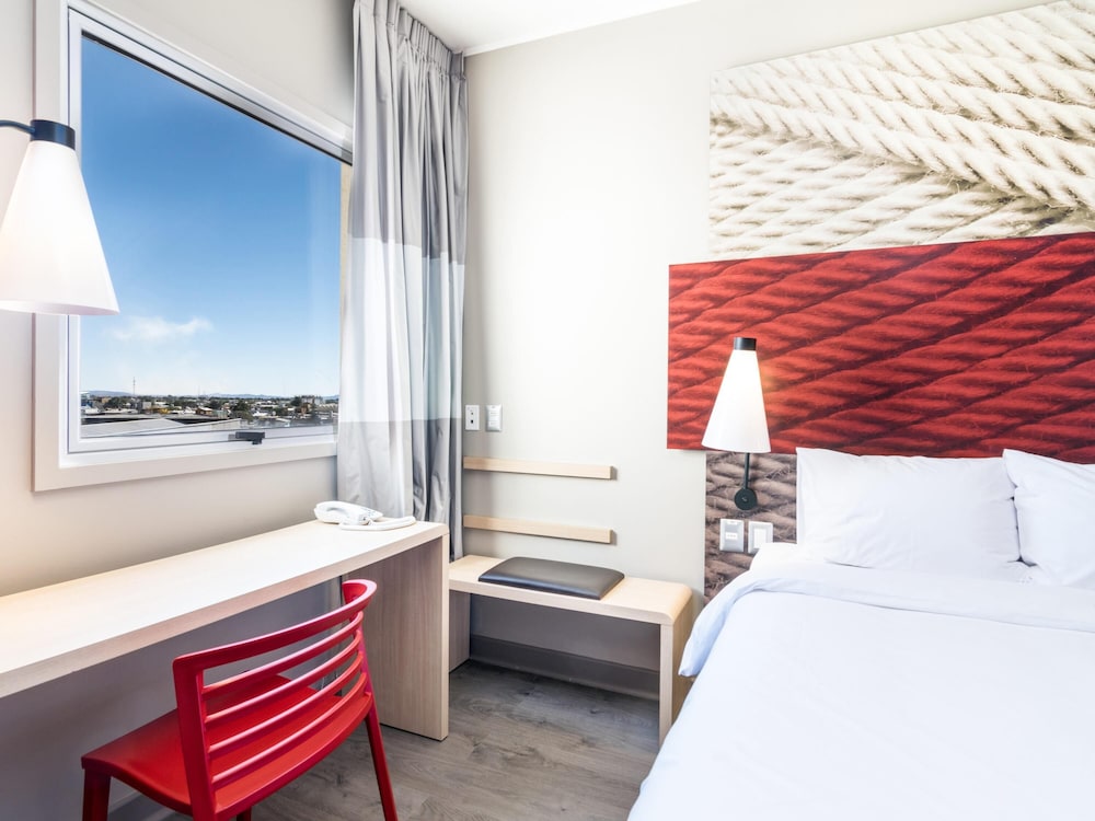 Ibis Calama 12/50