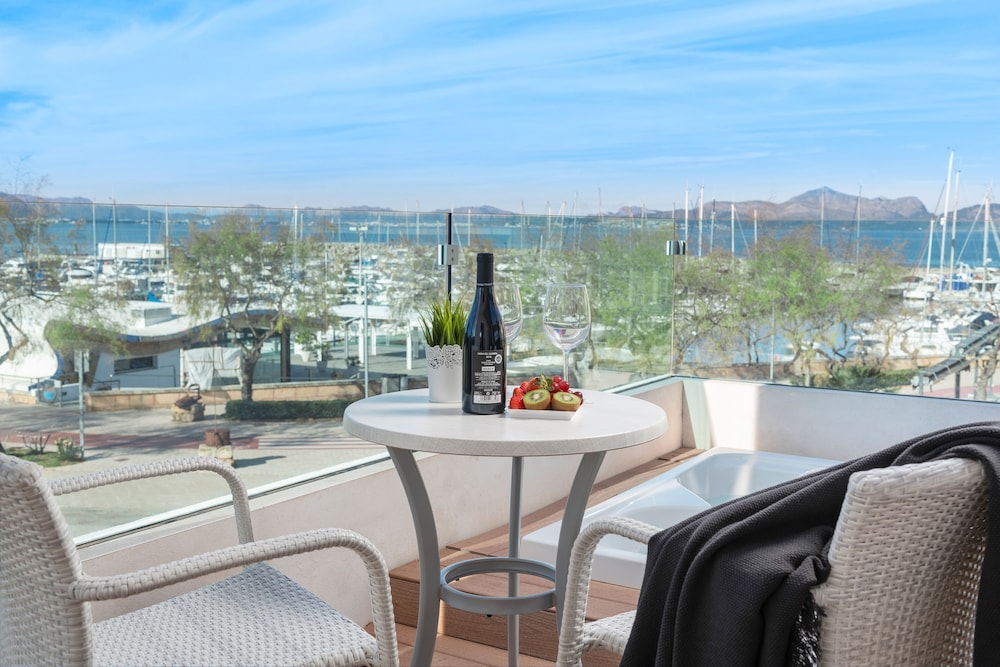 Llaut Boutique Hotel 35/50