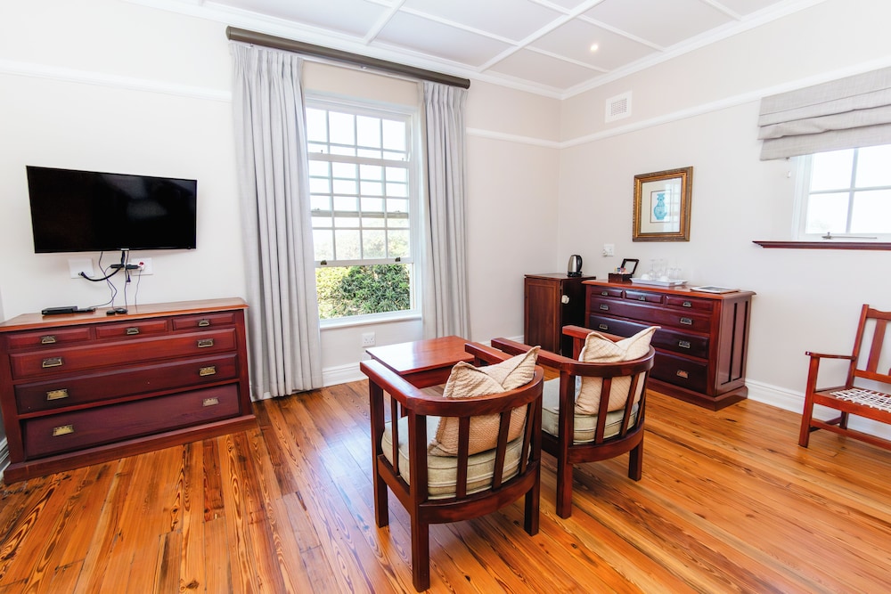 Botha House 24/45
