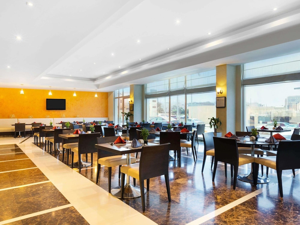 Ibis Muscat 33/48