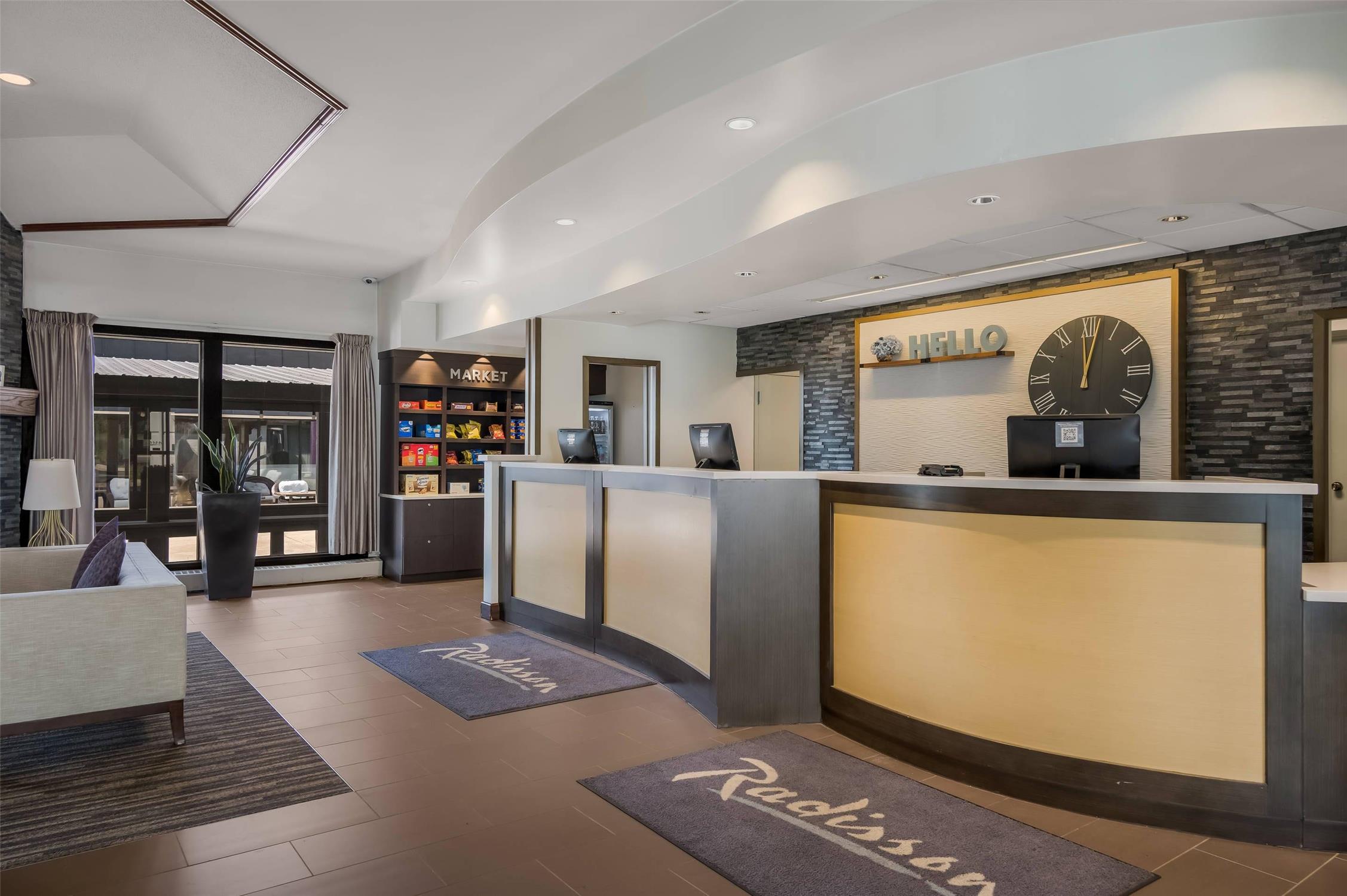 Radisson Hotel Grand Rapids Riverfront 1/8
