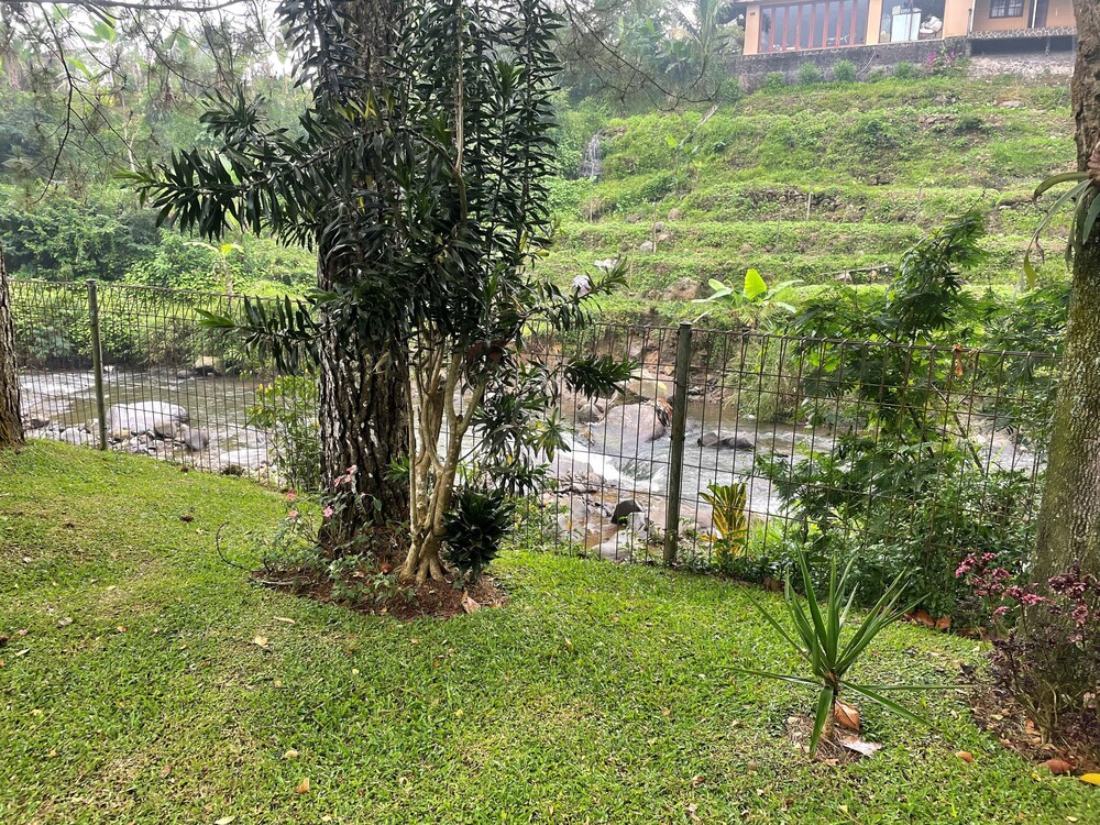 Eton Asia Kota Bunga Villas 44/48