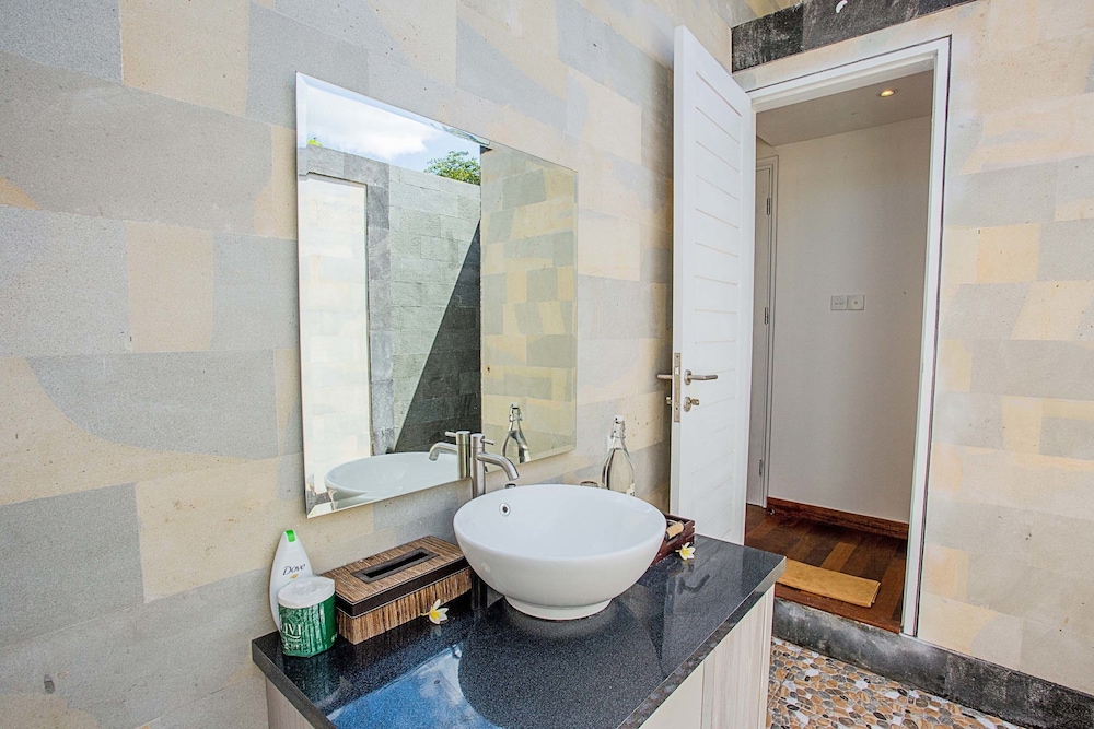 Sanghyang Bay Villas 50/50