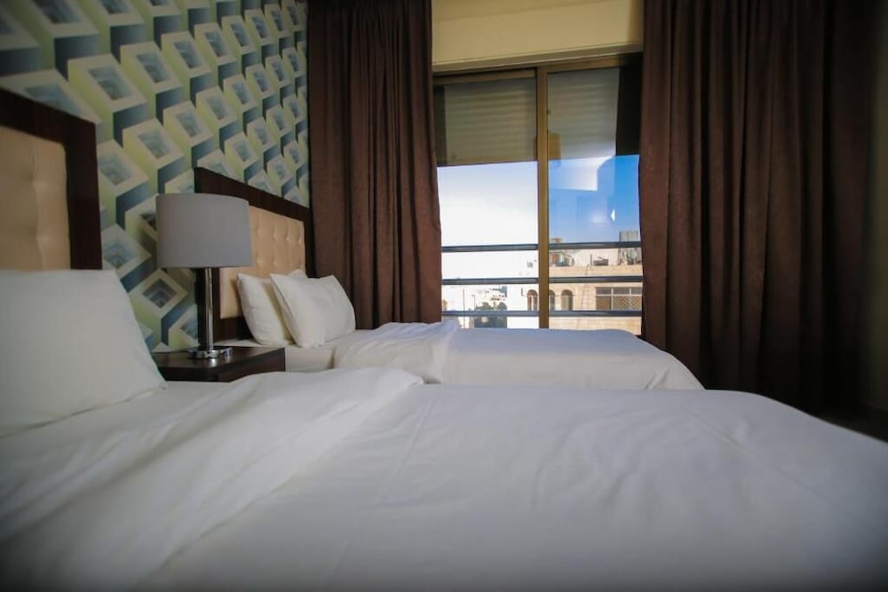 Lancaster Hotel Apartments-Gardens 15/47