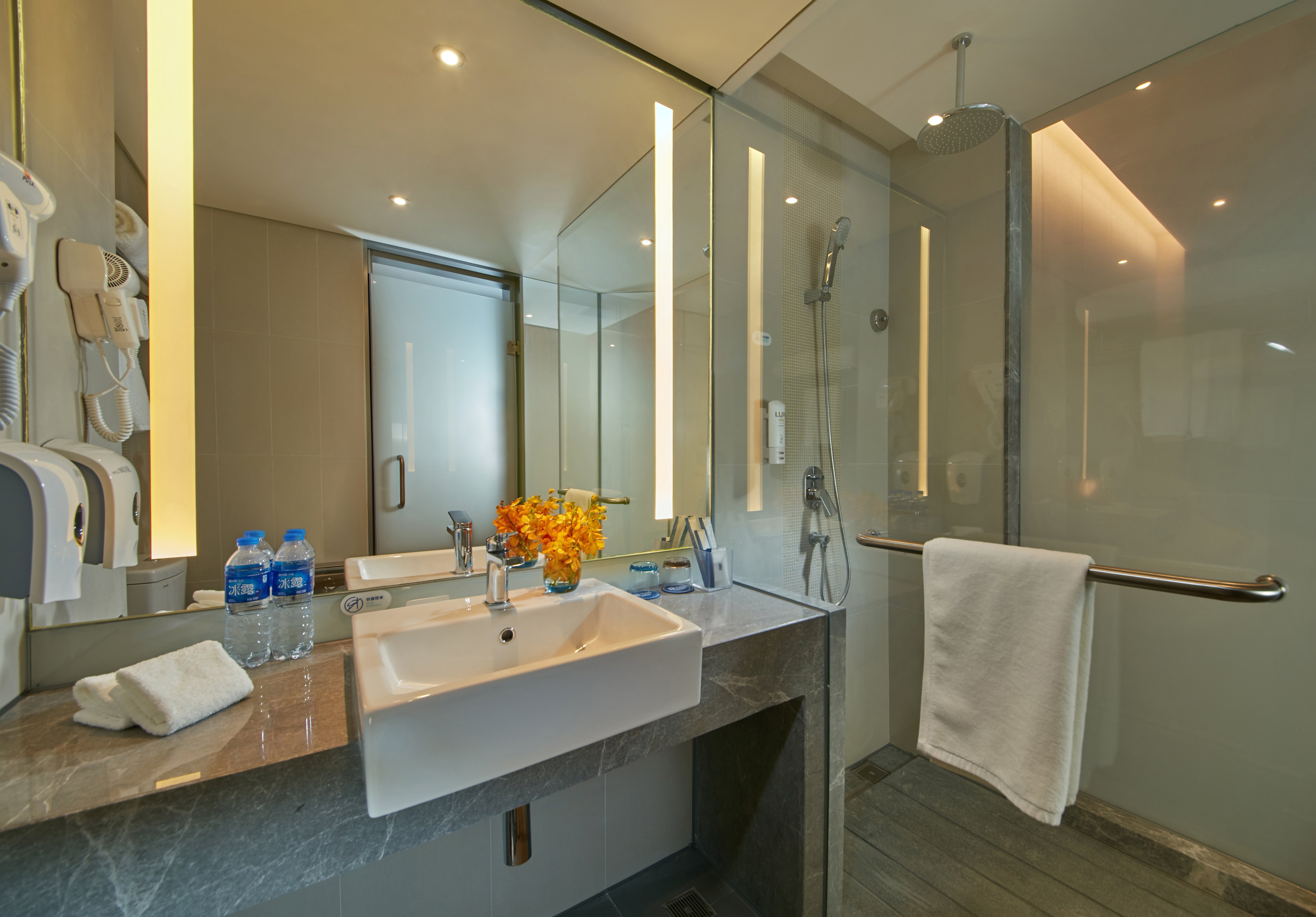 HOLIDAY INN EXPRESS NANTONG TEXTILE CITY 54/54