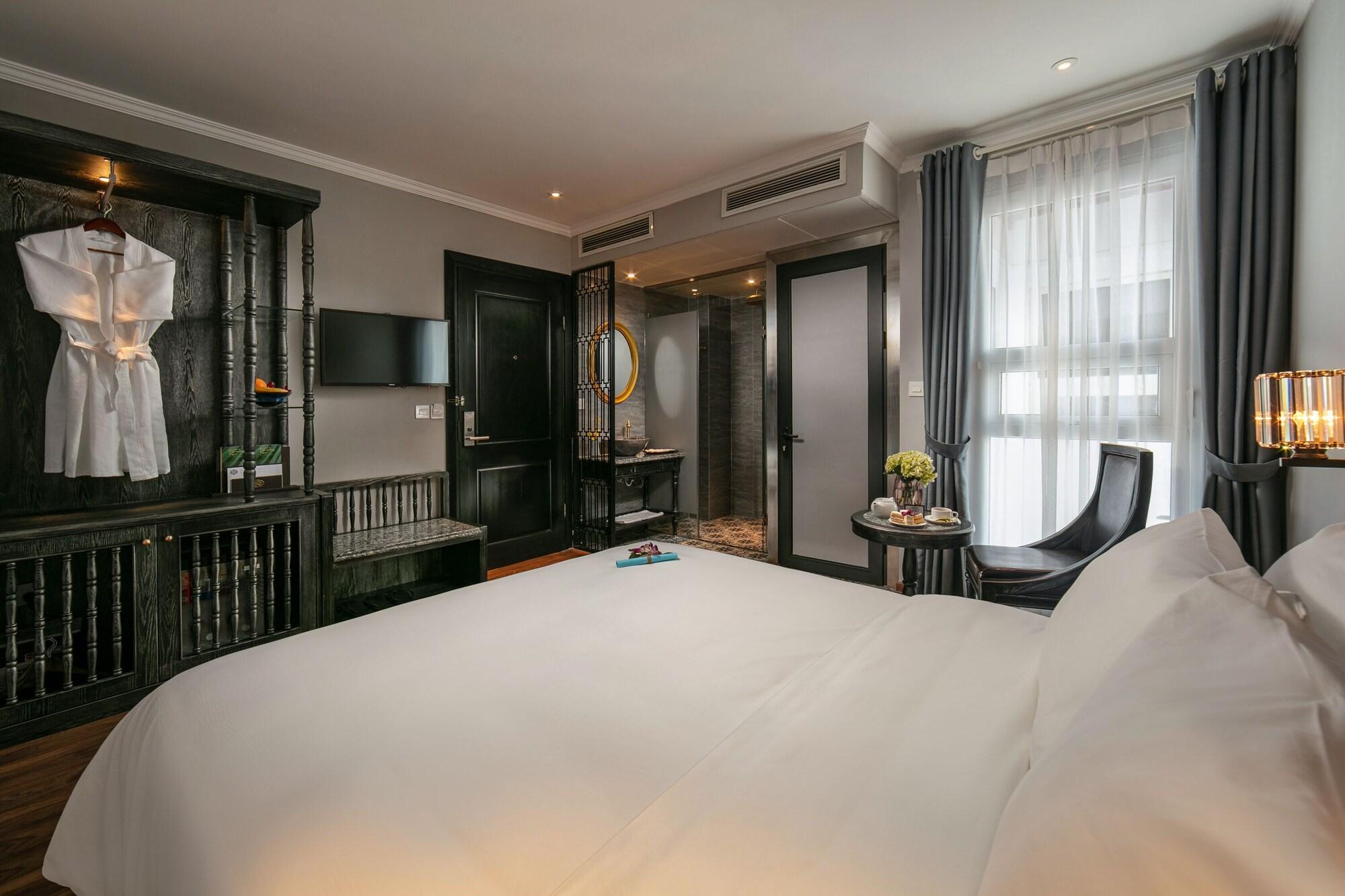 Shining Central Hotel & Spa 7/29