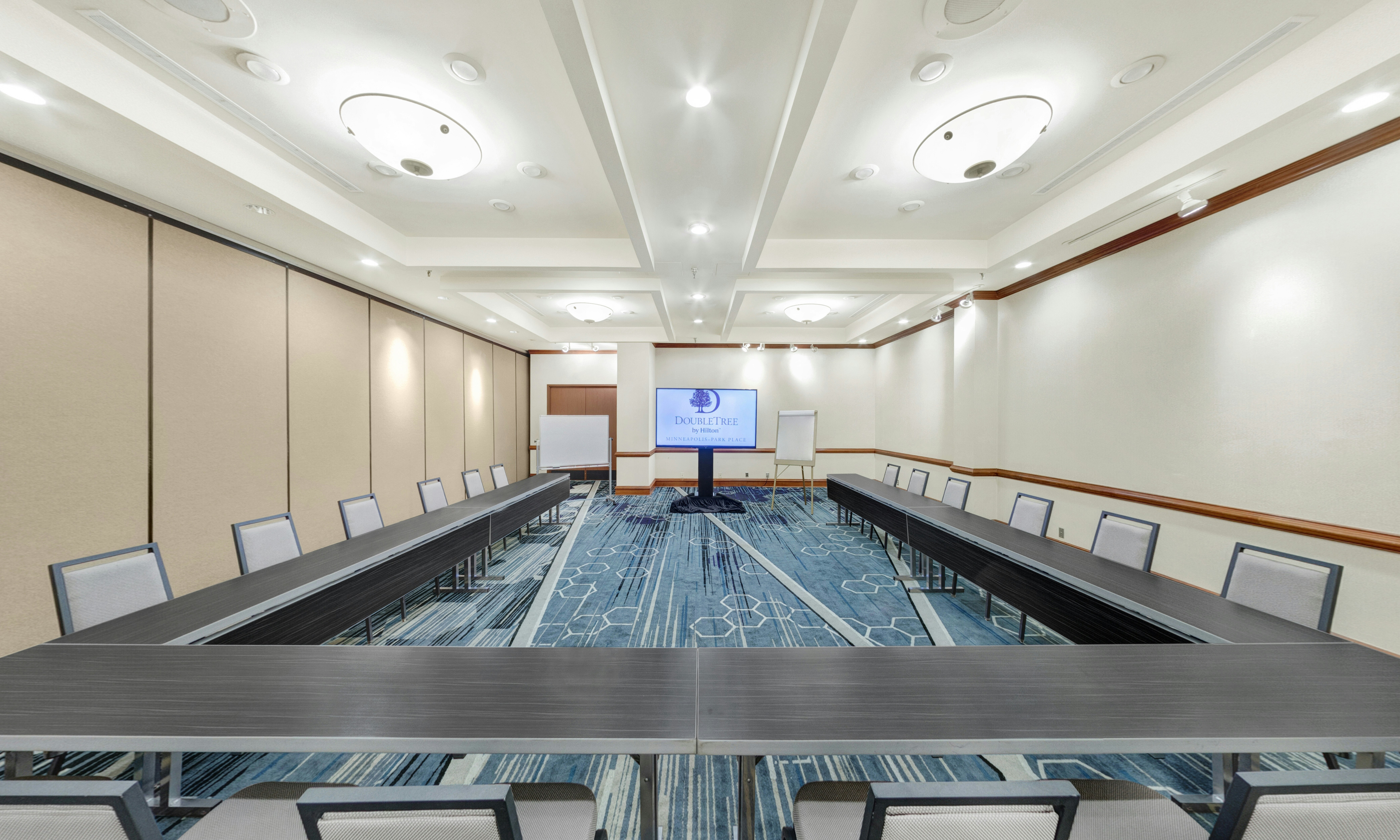 Doubletree Hotel Minneapolis Park Place 4/39