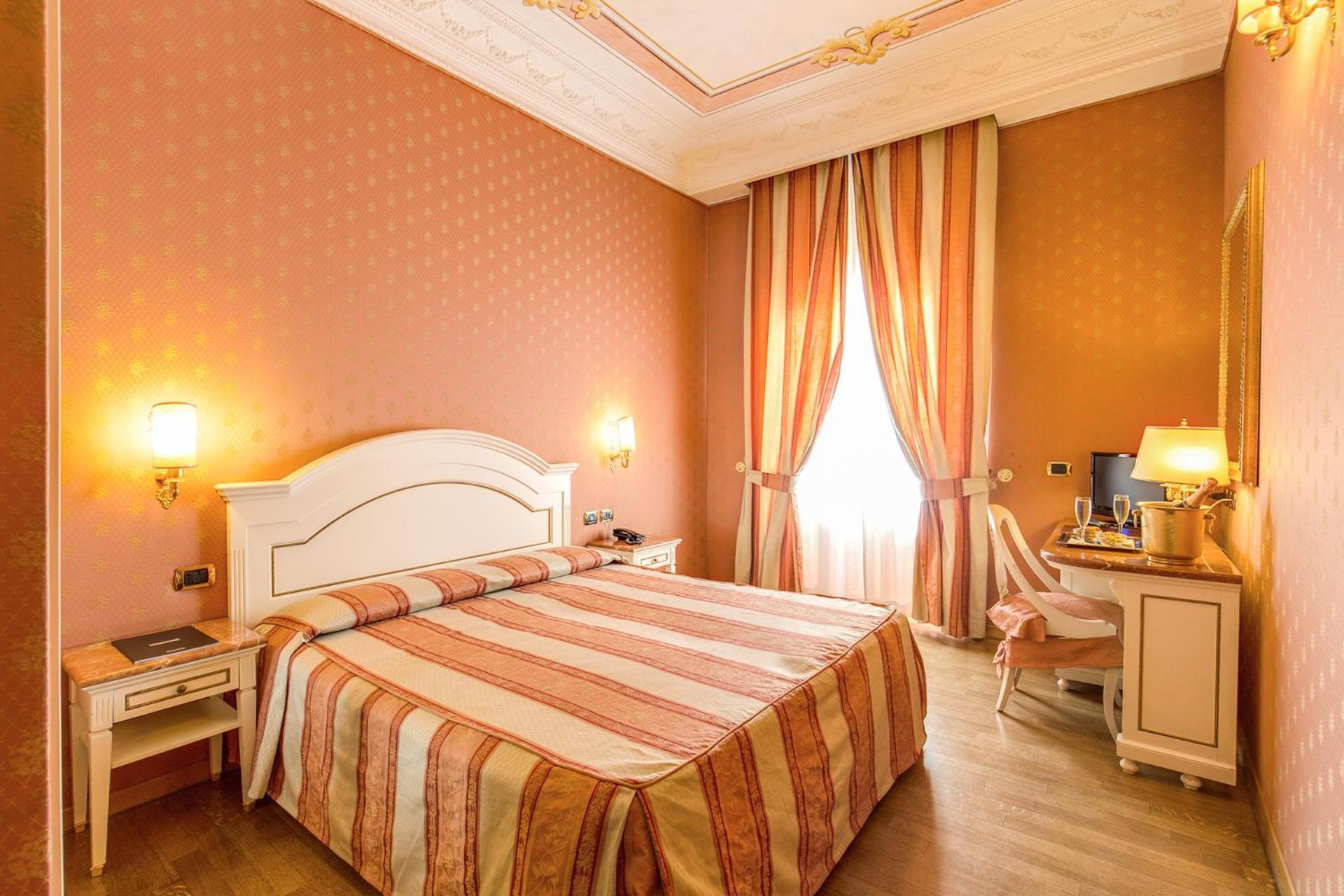 غرفة سوبيريور بسرير كوين، La Lumiere Di Piazza Di Spagna 3/7