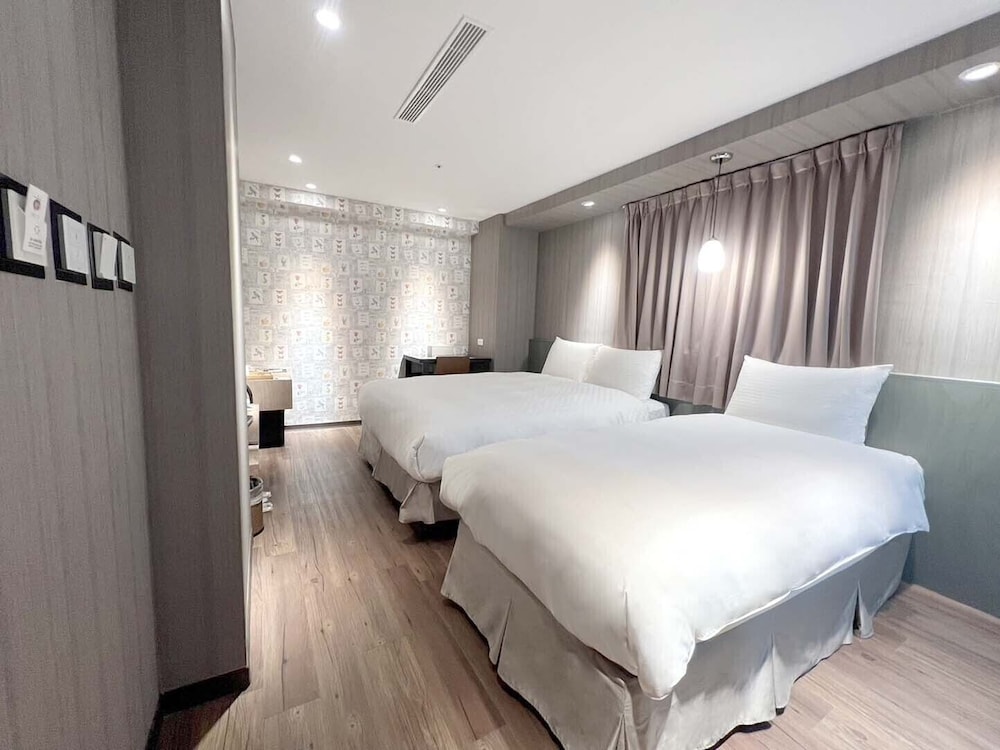 غرفة ديلوكس ثلاثية بسرير مزدوج وسرير فردي، Le room Hotel Kaifeng Taipei 5/10