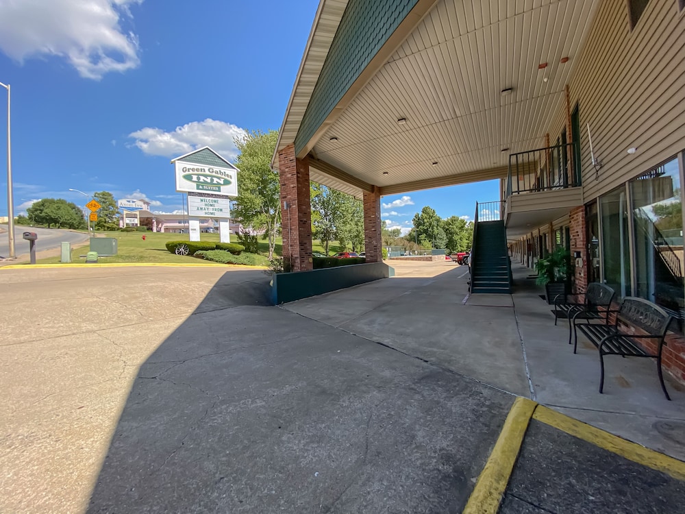 Green Gables Inn 7/43