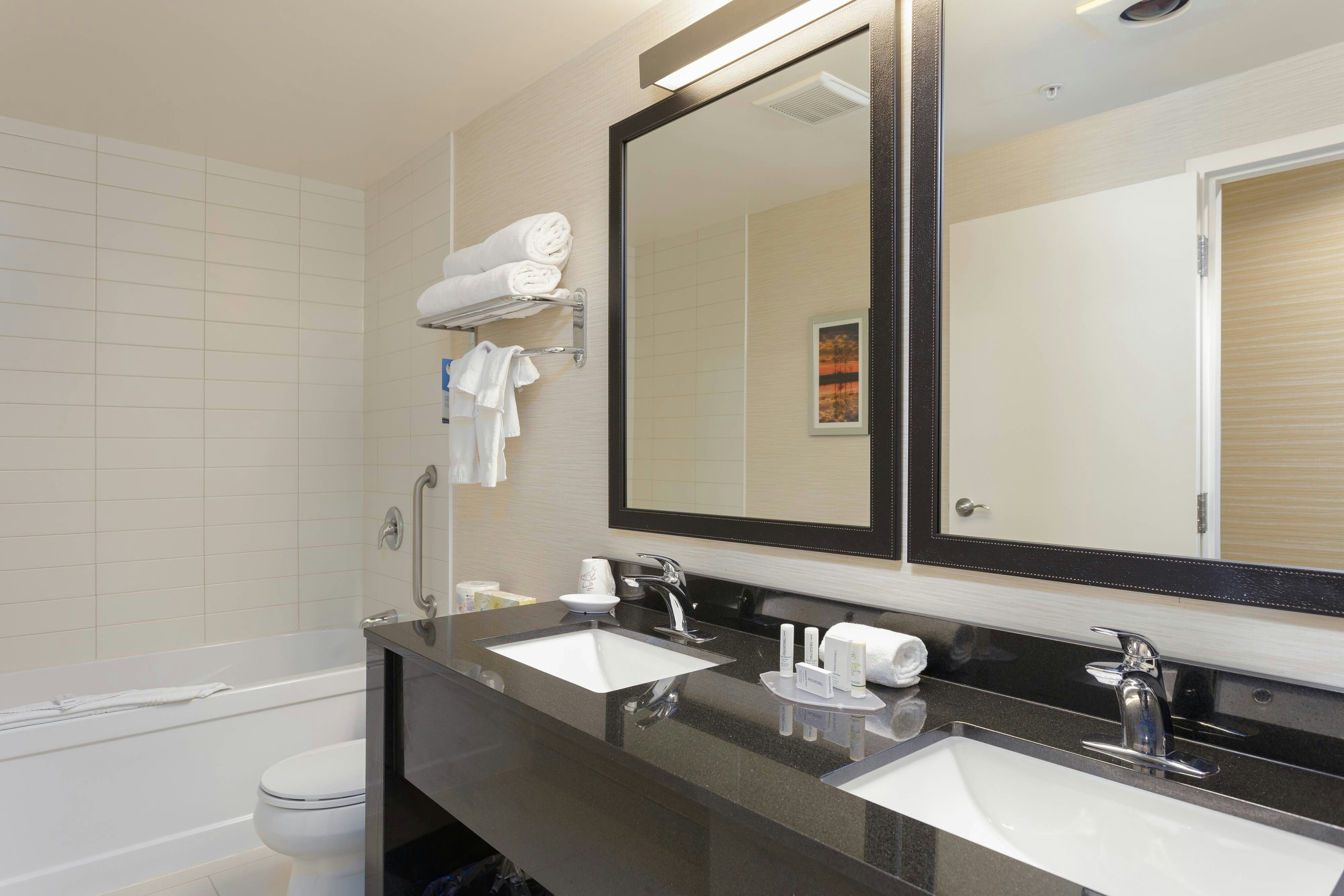 Fairfield Inn Suites By Marriott Belleville 48/48