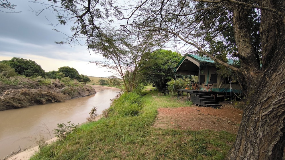 Julia's River Camp 29/50
