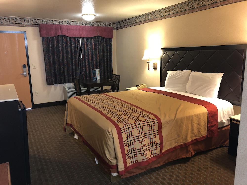 La Mirage Inn Lax Airport 2/29