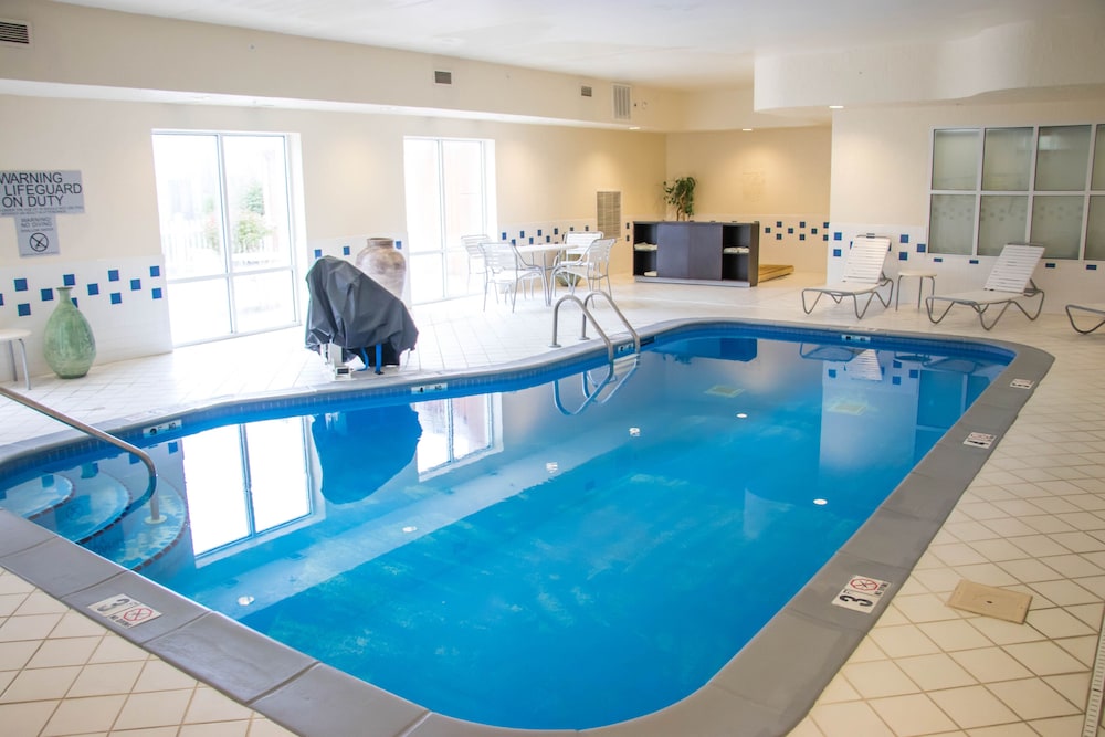 Comfort Inn & Suites Berea, KY 4/40
