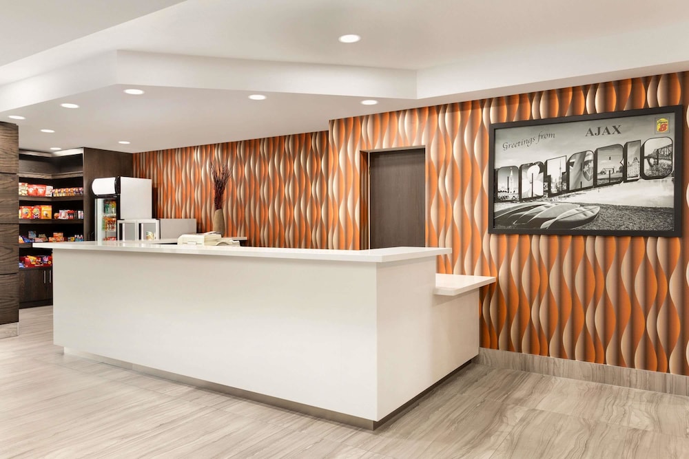 Super 8 by Wyndham Ajax/Toronto On 9/47