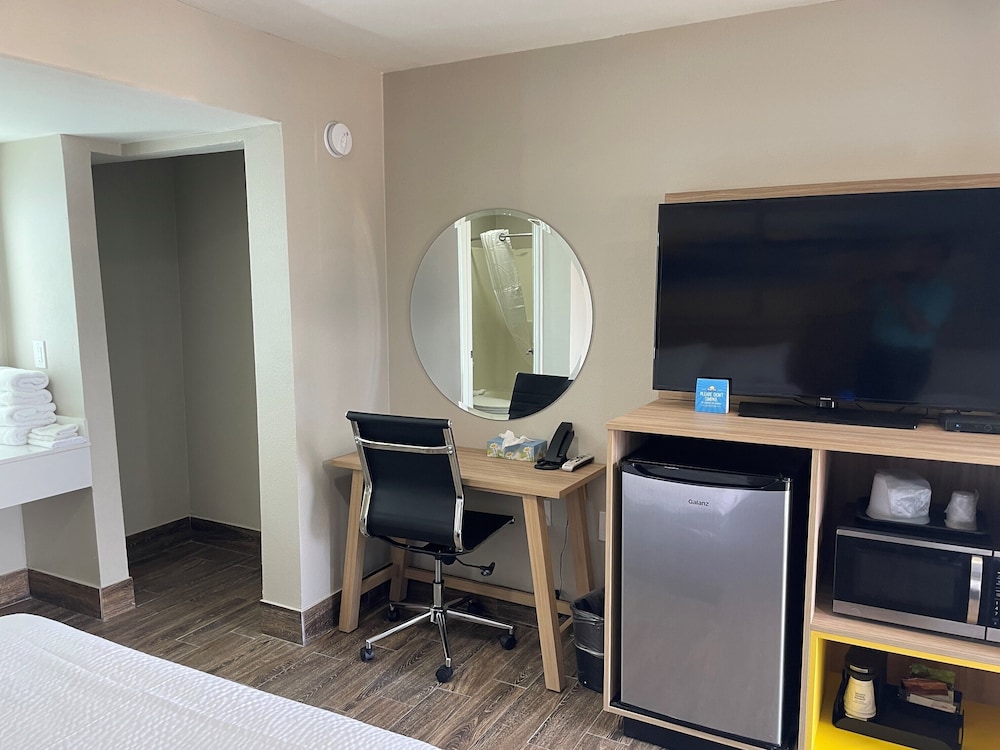 Days Inn by Wyndham Sulphur Springs 36/43
