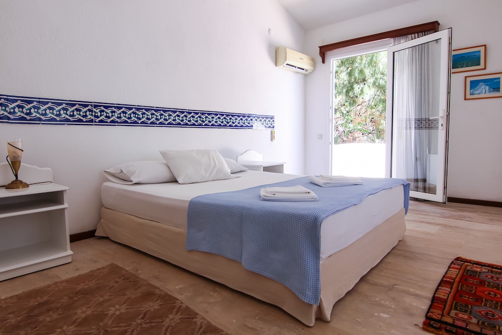 Marphe Hotel Suite and Villas 9/51