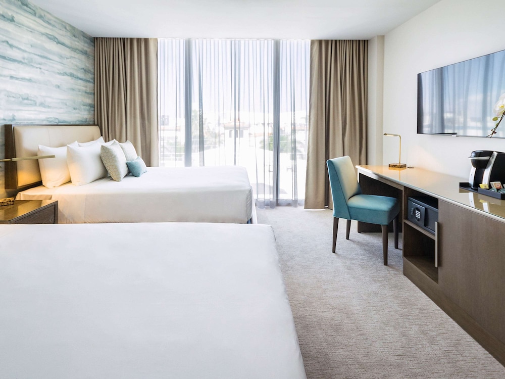 Iberostar Waves Miami Beach 33/60