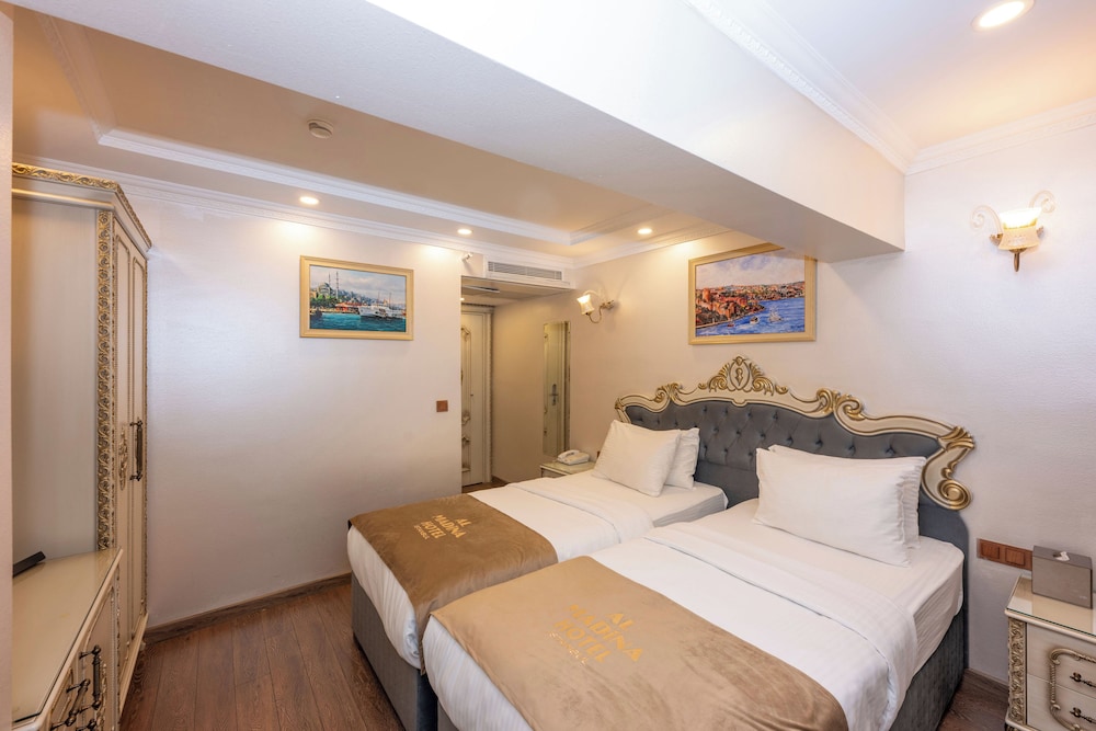 CZN Burak Hotel 31/74