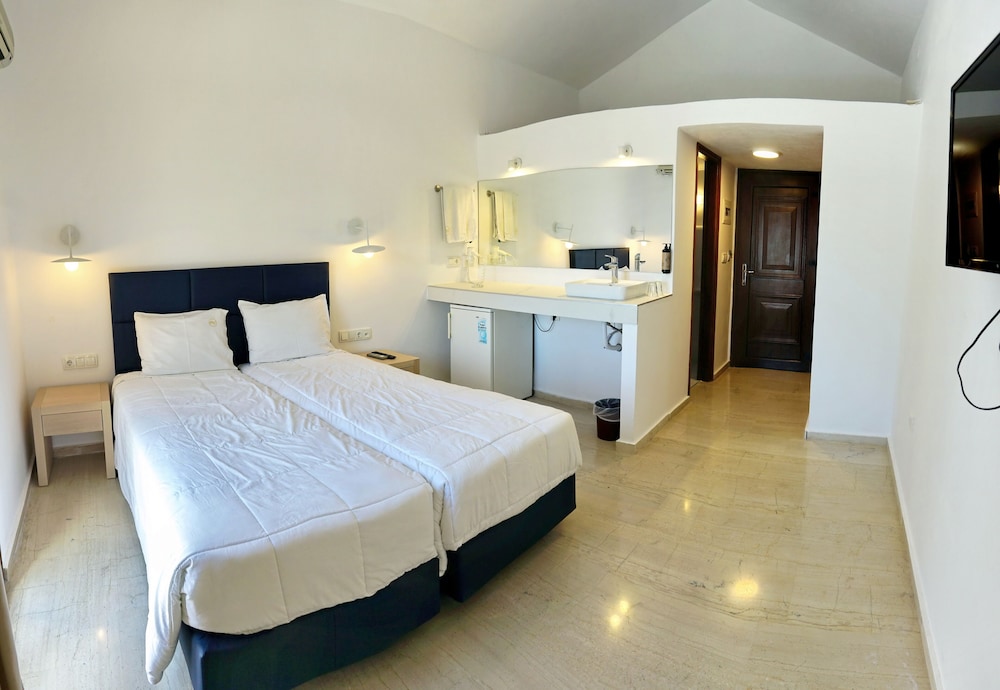 Pasiphae Hotel 26/72