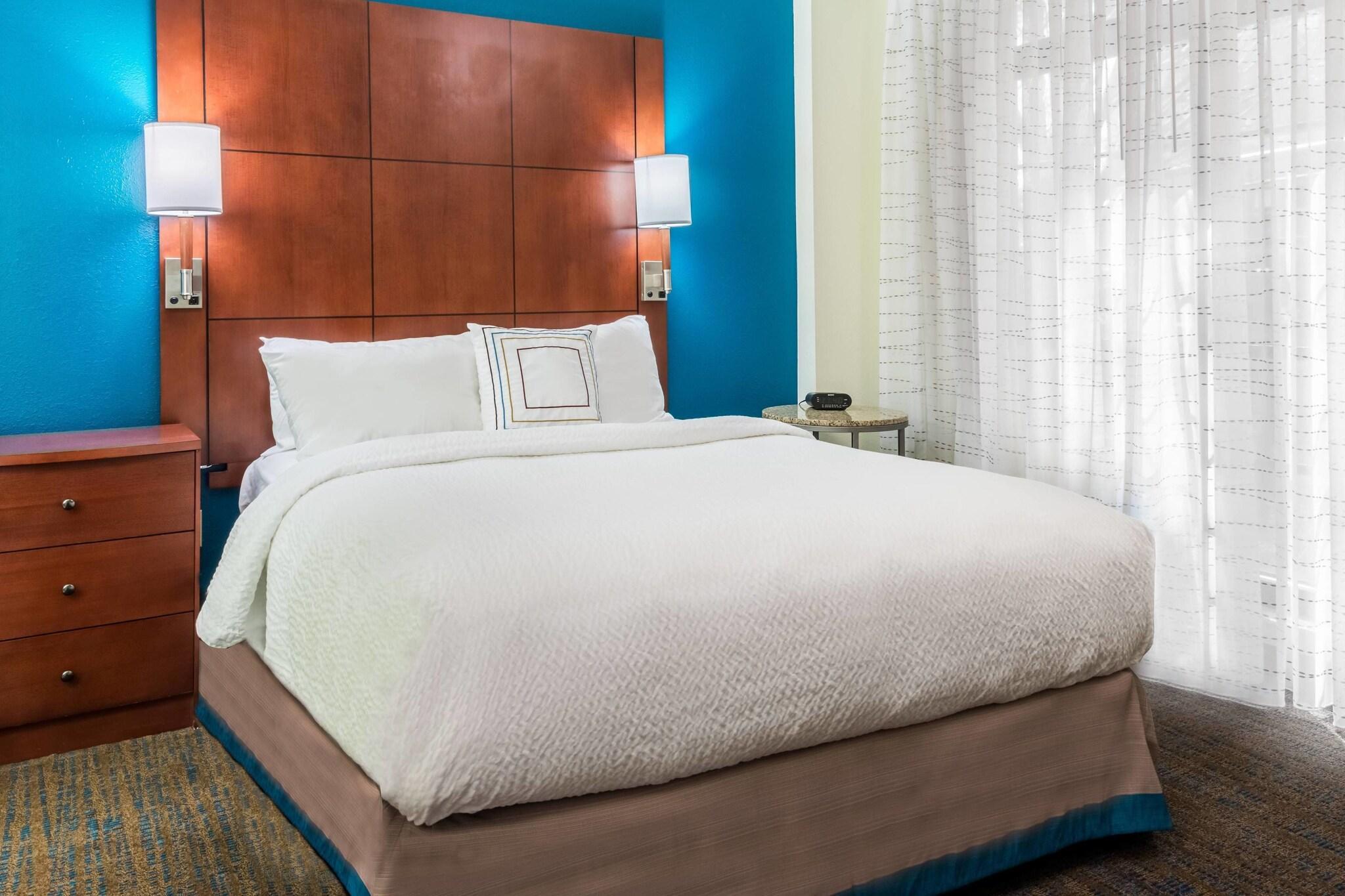 Studio, Queen Bed, Residence Inn By Marriott Chattanooga Downtown 1/3