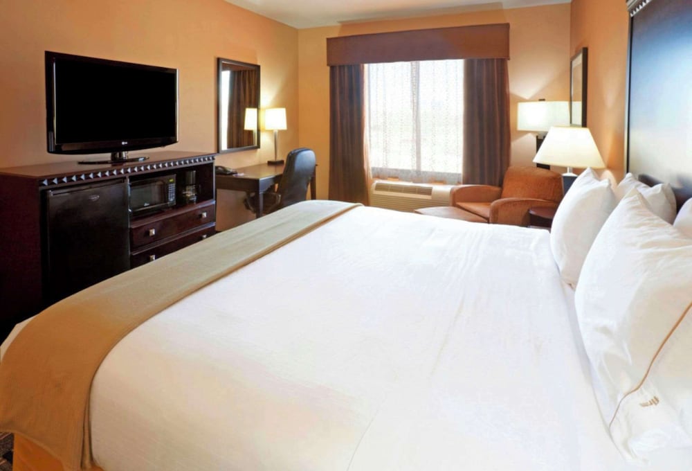 ROOM, KING BED, ACCESSIBLE