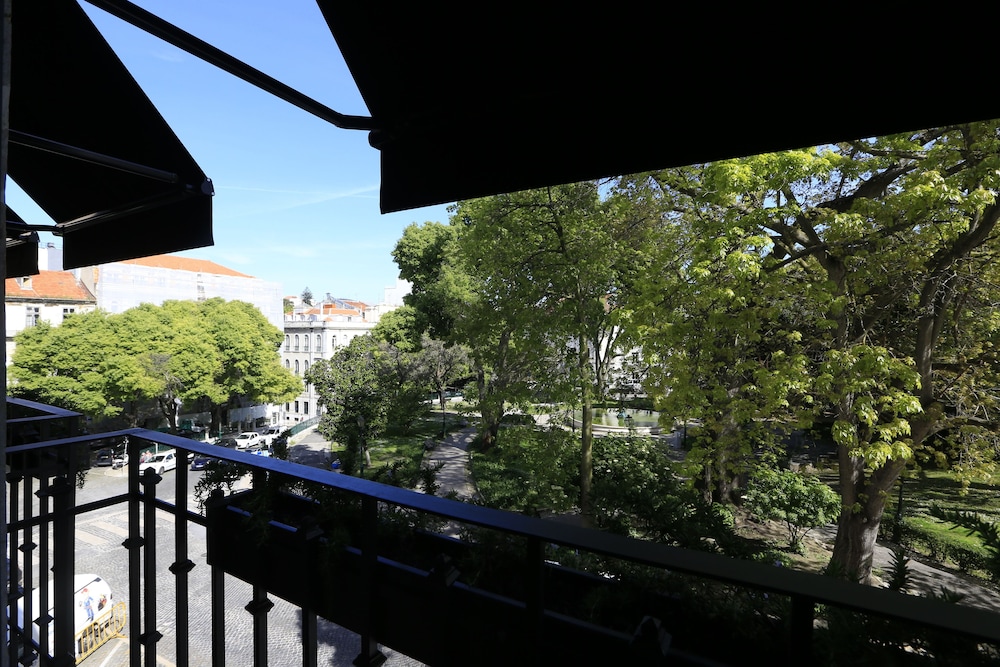 Lisbon Charm Flats 3/50