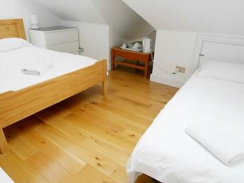 Superior, Studio, Accessible, Kew Rooms 2/2