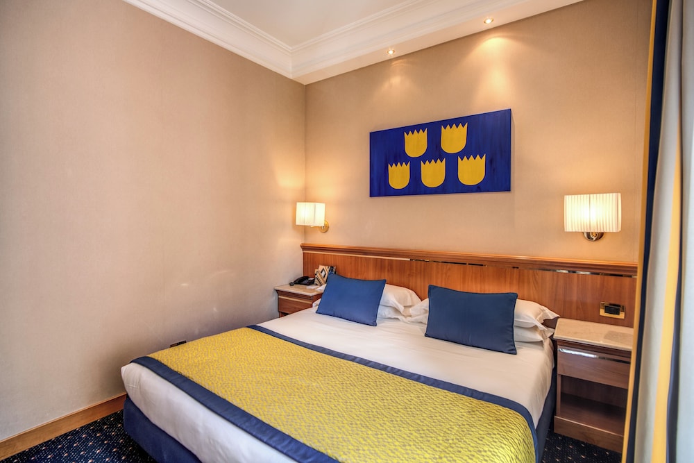 ECONOMY, DOUBLE OR TWIN BED