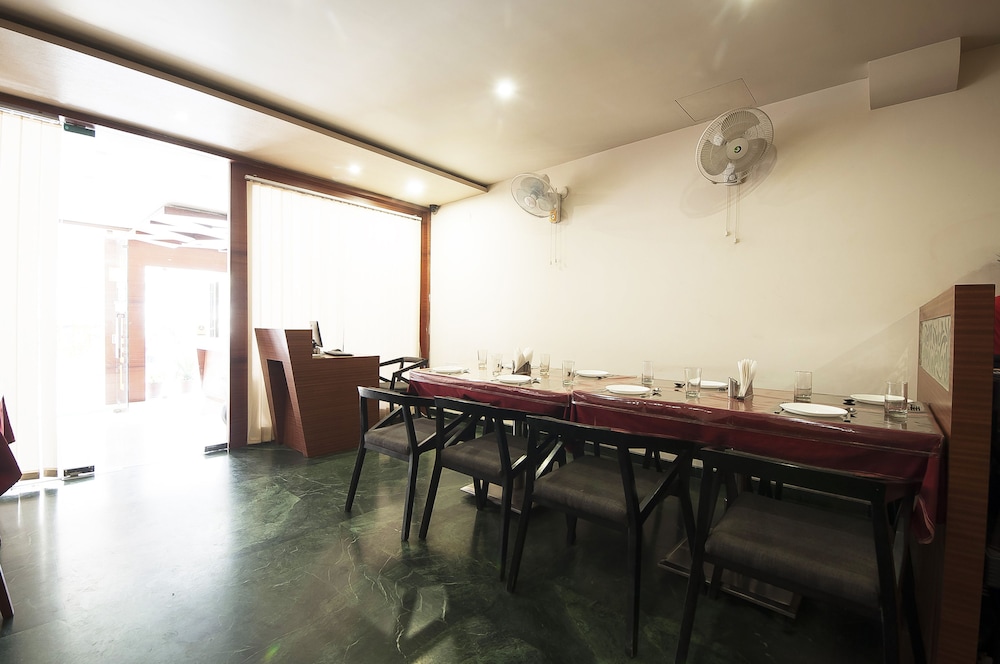 Uddhav Vilas Hotel 34/46