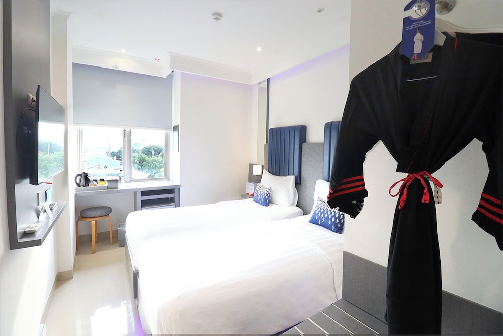 1 BEDROOM, DELUXE, DOUBLE OR TWIN BED