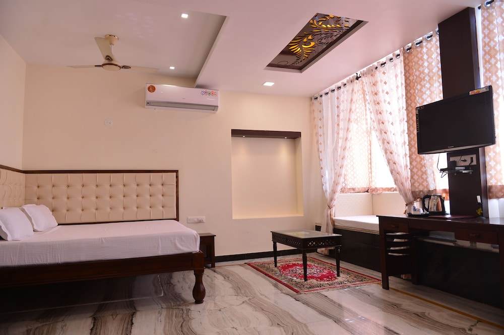 Sargam Sadan 28/43