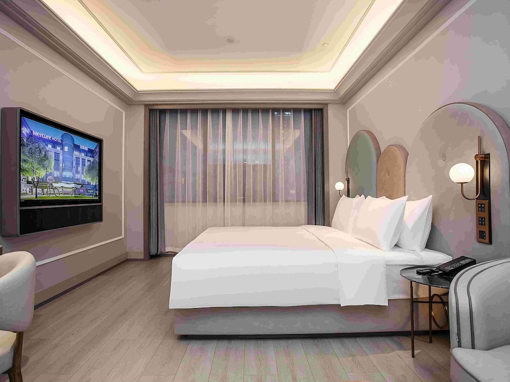 Mercure Changchun Ziyou Road Dahua 5/29