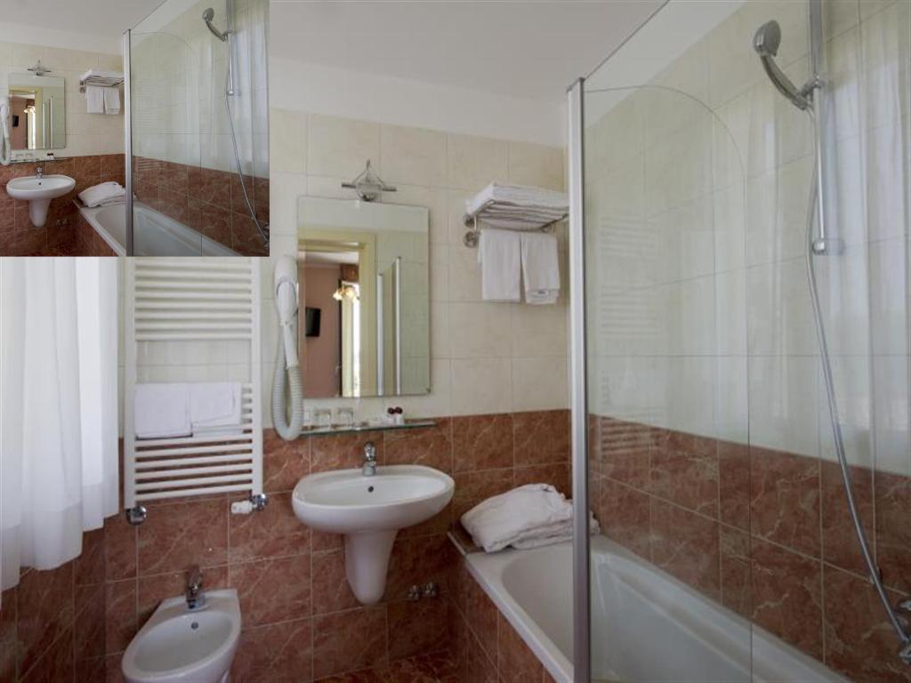 Room, Queen Bed, Lagoon View