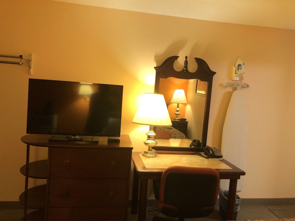 Canton Inn 35/60