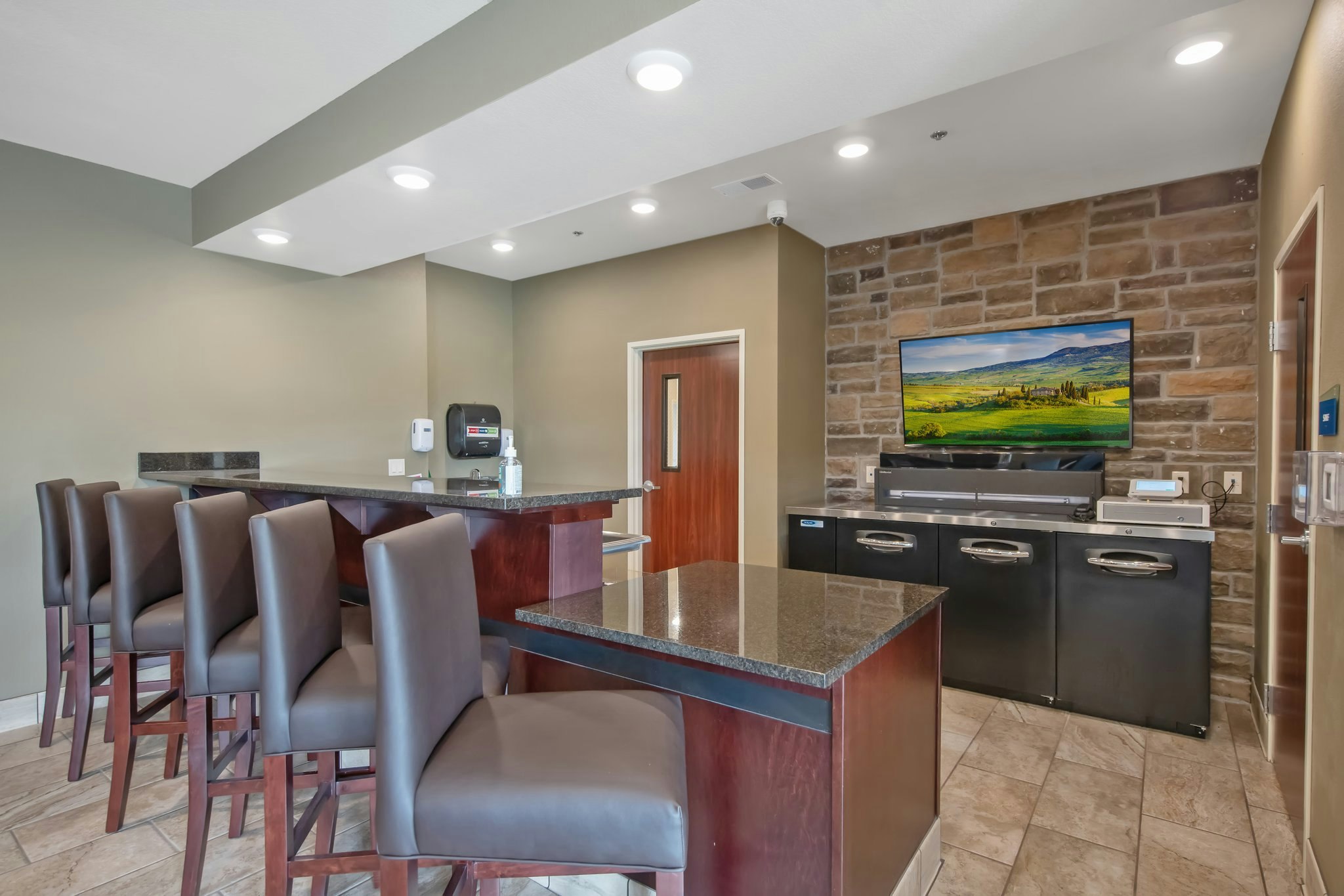 Cobblestone Hotel & Suites - Austin 35/50