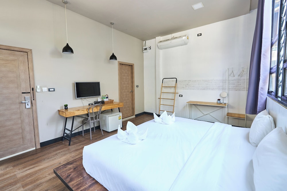 Sherloft Home and Hostel Dormitory 13/39