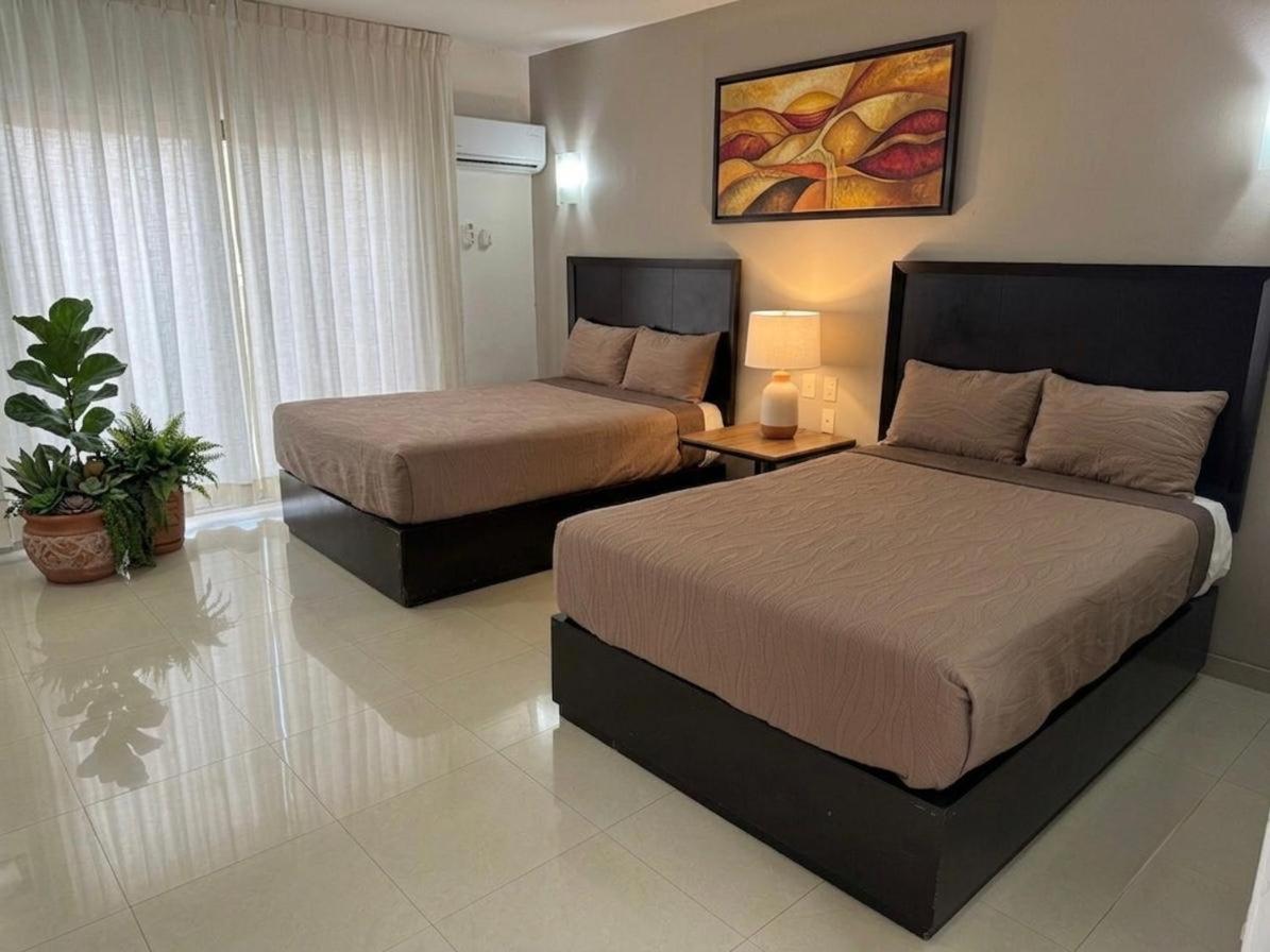 Hotel Suites del Real 8/21