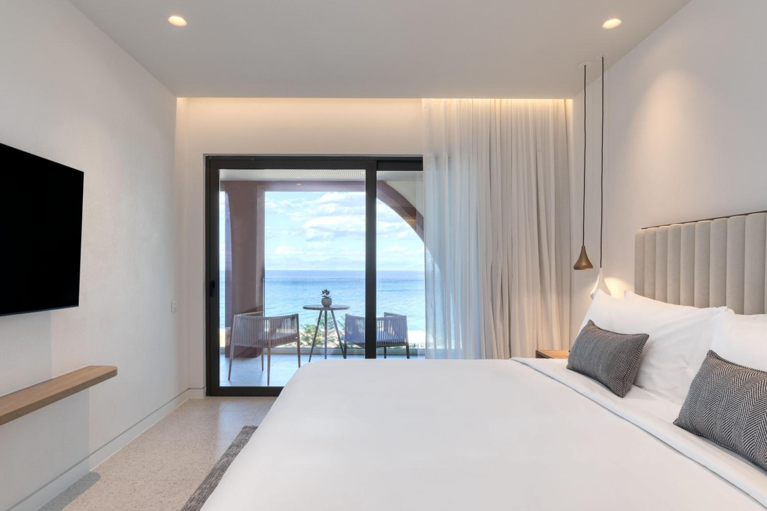 Grand, Opal, Suite