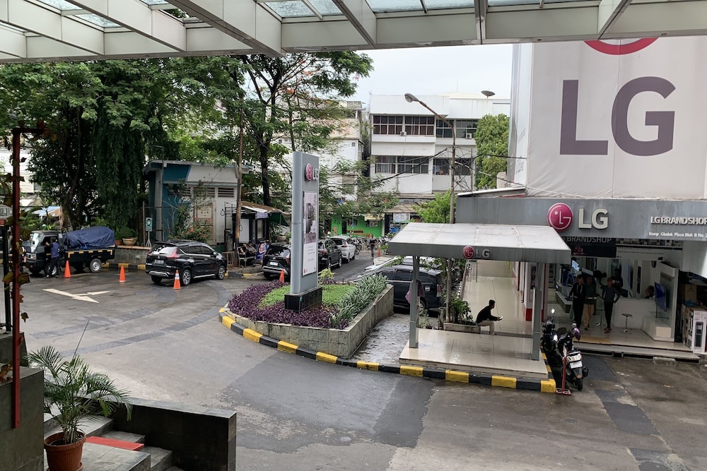 The Plaza Hotel Glodok 33/47