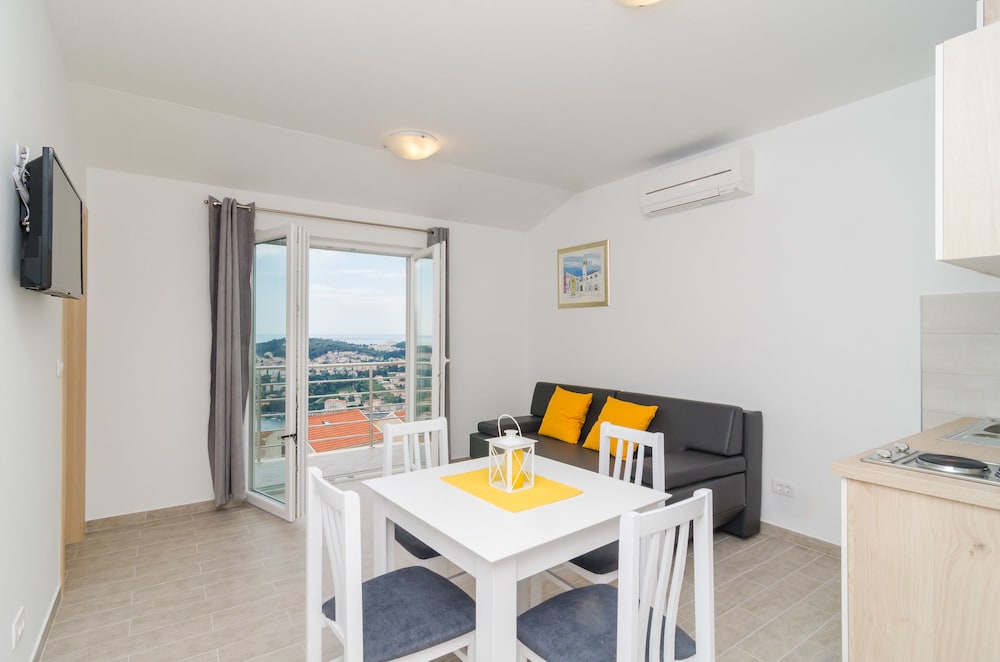 Apartments Villa Dadic 12/70