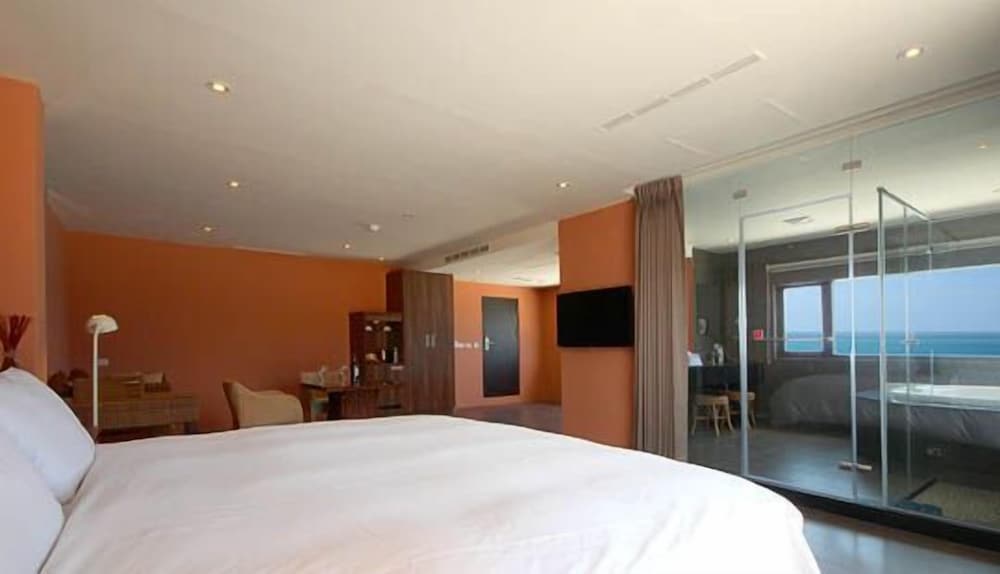 Jing Guan Hotel 11/50