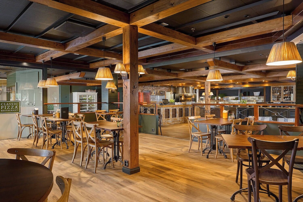 restaurant cafeteria