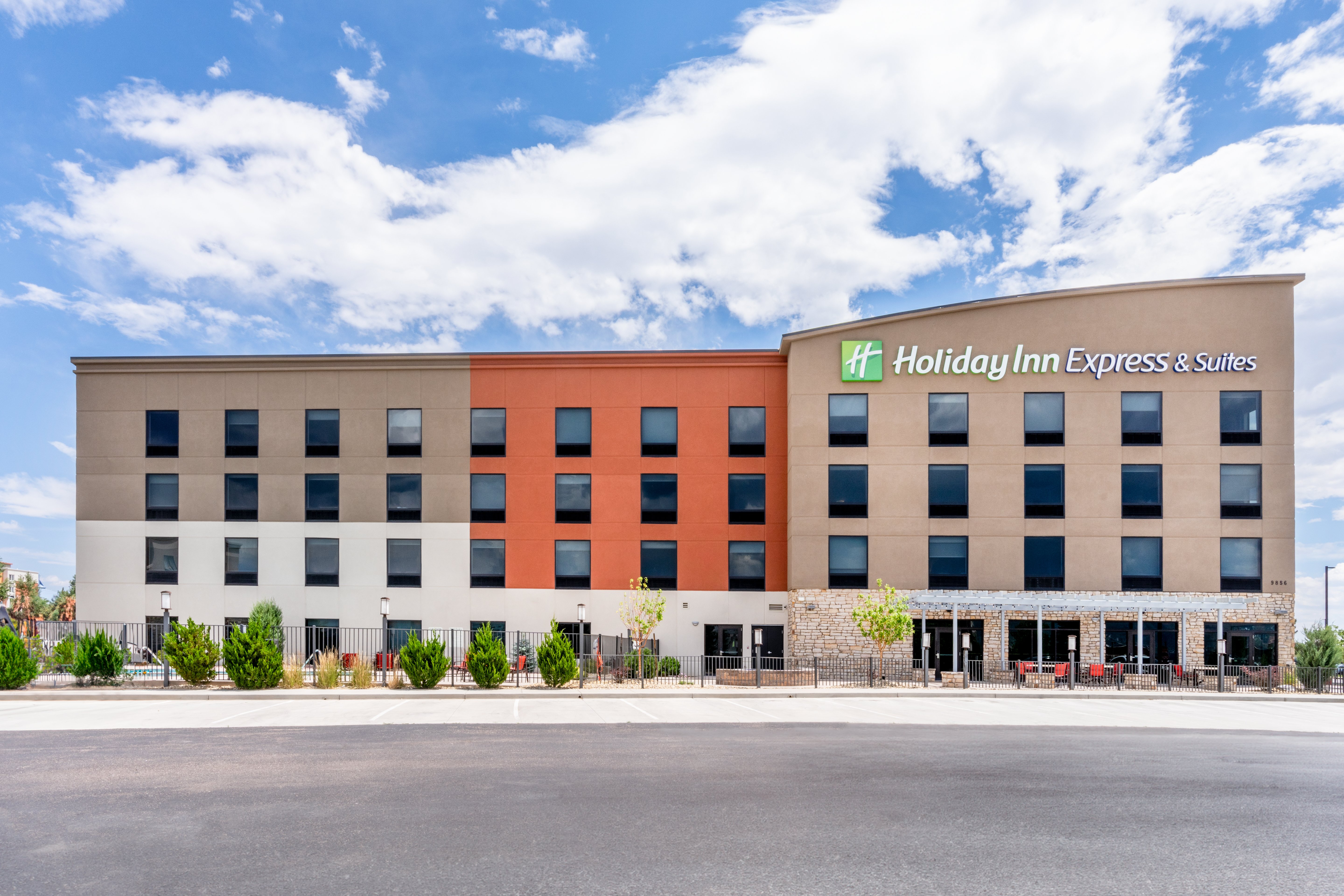 Holiday Inn Express Suites Colorado Springs Afa Northgate 2/56