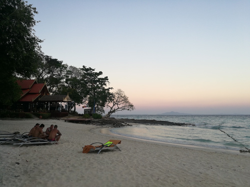 Phi Phi Natural Resort 68/74