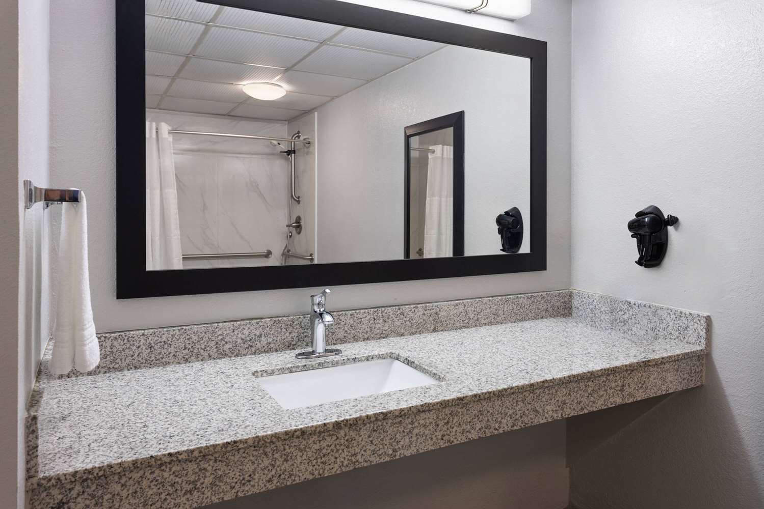Days Inn By Wyndham Ladson Summerville Charleston 47/48