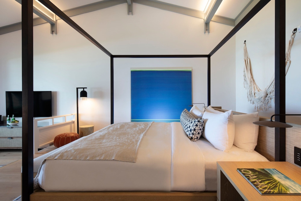 Club, Bungalow, King Bed, Ocean Front, Sofa, Patio